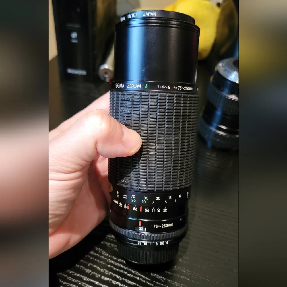Sigma 75-250mm F4 F5 MC Lens Nikon Mount Built In Hood w/ CaseCaps Japan Manual